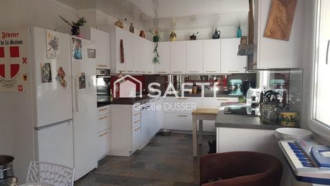 A saisir à Montluçon dans un secteur résidentiel calme, proche des toutes les commodités, maison rénovée de 100m²