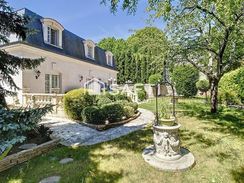Belle Maison Mansart à 15 mn du RER A Le Parc