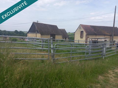 Corps de ferme très bien situé – Proche du Mans a seulement 45 minutes du Mans , proximité immédiate d’un centre commercial, ce corps de ferme offre de nombreuses possibilités dans un cadre calme et verdoyant.