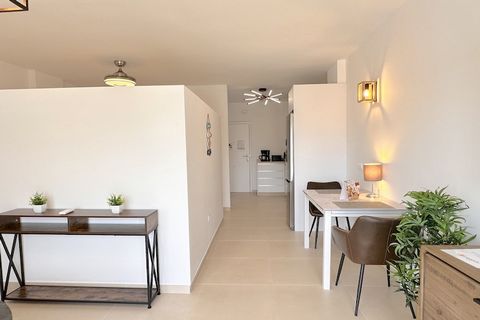 Los Aguacates Bellavista es una encantadora casa de vacaciones con impresionantes vistas al mar Mediterráneo, ubicada en la tranquila zona de Capistrano, en Nerja. Esta propiedad de dos dormitorios ofrece un remanso de paz a solo 2 kilómetros de la p...
