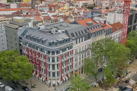 Descubra este encantador apartamento T1 em Lisboa, uma oportunidade única no coração da cidade. Com uma área de 106m², este imóvel usado combina conforto e estilo, ideal para quem procura viver ou investir na capital portuguesa. O apartamento apresen...
