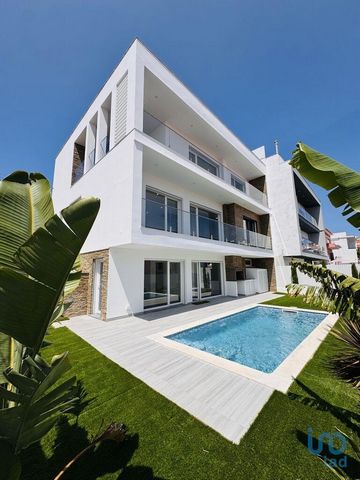 ***OFERTA DA ESCRITURA CLIENTES IAD PORTUGAL*** Genuina moradia T4 com generoso jardim e piscina proxima das Colinas do Cruzeiro no concelho de Odivelas Esta elegante moradia está, inserida num lote de 271m2, com uma area bruta de construção de 333m2...