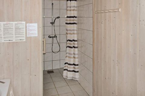 A holiday cottage in a popular cottage area. There is a whirlpool and sauna where you can relax after an active day. In the garden and on the terrace there is some ocean view. The set up of the house is suitable for families with children. The garden...