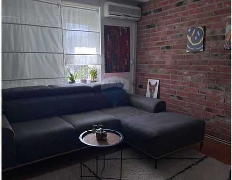 Location: Grad Zagreb, Trnje, Trnje. Apartment for sale 55 m² Grada Vukovara Street, Zagreb A fully renovated and functionally furnished apartment of 55 m² is for sale in an attractive location in Grada Vukovara Street. The apartment is located on th...
