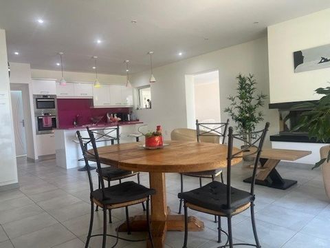 Maison contemporaine avec parc boisé
