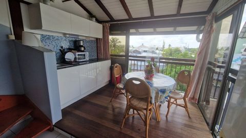 Bas du Fort, bel appartement duplex T3 piscine plage à pied et parking