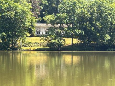Un étang de plus de 2 hectares, une maison simple et vraie, au cur de 10 hectares de nature préservée SAINT LEONARD DE NOBLAT (87)