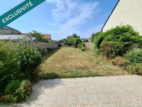 MONTREUIL JUIGNE, PLEIN CENTRE, 3 CHAMBRES