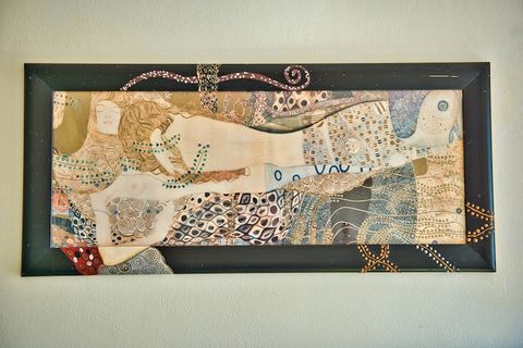 Una tariffa opzionale per servizi e utenze di EUR 40,00 verrà addebitata prima del vostro arrivo. I dettagli sono forniti di seguito. Situato nell'incantevole cittadina di Dro, a soli 11 km dal Lago di Garda, questo elegante appartamento offre il per...