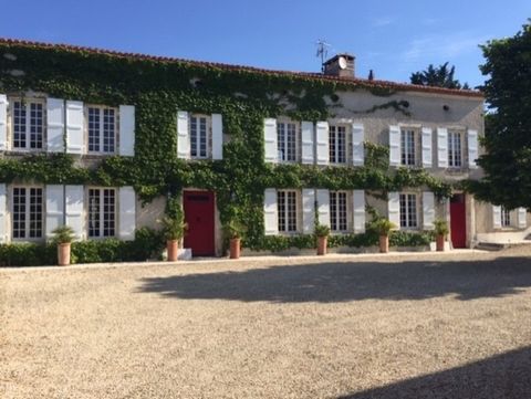 Propriété de caractère XVIIIe siècle, 15 mn Angoulême centre