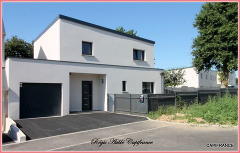 Maison contemporaine, 6 pièces à vendre à MONTREUIL LE GAST (35)