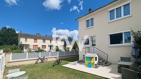 MAISON 4 PIÈCES, 3 CHAMBRES AVEC JARDIN KW Partners, François Joly et Sylvie Thierry vous propose cette maison très bien située au calme à 7 minutes à pied du centre ville de Soisy-sous-Montmorency. Très bien entretenue, lumineuse, construite sur un ...