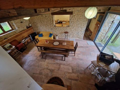Longére au calme à Chevillé comprenant une maison d'habitation de 137 m2 avec 3 chambres et un Gîte d'accueil pour 6 personnes