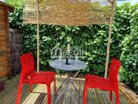 Exclusiviteit CABINET BEDIN - MIMIZAN. 10 minuten van de stranden en dicht bij het centrum van de stad. Charmant oud huis met een keuken, een woonkamer met houtkachel, 2 slaapkamers en een doucheruimte. Buiten een terras en een schaduwrijke pergola. ...
