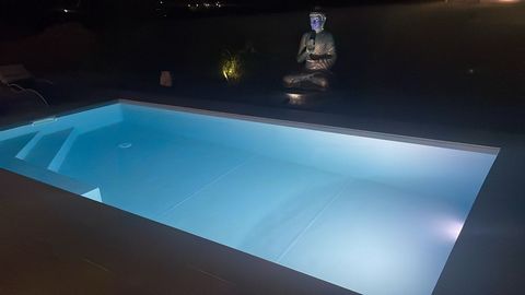 SUPERBE VILLA NEUVE DE STANDING 4CH PISCINE SUR 800 M² DE TERRAIN