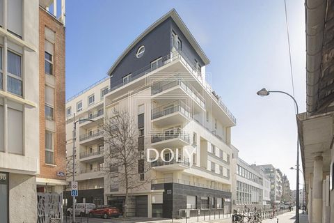 Offrez vous les Batignolles... Rare sur le secteur, ce duplex avec terrasse de 30m2 avec vue sur la Tour Eiffel vous procurera un ressenti de bien être par le calme et la luminosité. La localisation extrêmement recherchée des allées Gambetta et du Pa...