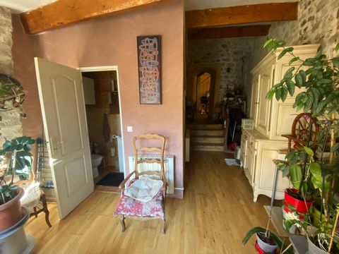 Maison de village restaurée au coeur du village