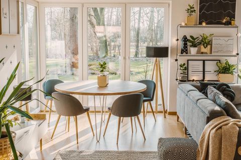 MALAKOFF / MONTROUGE - TRES BEL APPARTEMENT avec BEAUCOUP DE CHARME dans un IMMEUBLE DE BON STANDING, SITUE DANS UNE RUE TRES CALME, A DEUX PAS DE PARIS !! Découvrez ce magnifique appartement de 81m², offrant des prestations de standing et un cadre d...