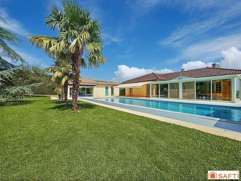 Grande maison avec piscine et vue, esprit vacances