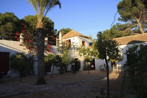 This is a rare opportunity to purchase this unique estate set on 20,000 m2 of land. If you are looking for that original Spanish style Finca with its original flooring, and heavy oak doors, with the scope to either keep the peace and tranquility. Alt...