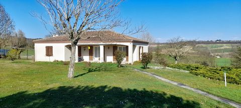 Ideal for horses or other... Contemporary house (year 2000) developing an area of 105 m2, on an entire basement used as garages. You will find a beautiful living room / kitchen of 44m2, 3 bedrooms, bathroom shower, wc. Plus: underfloor heating with h...