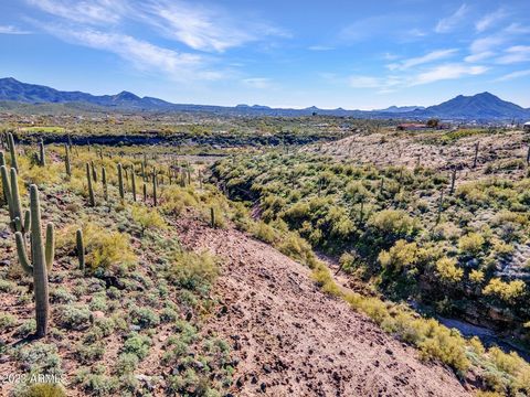 Just over 15 acres with semi private street frontage and utilities very near or on property boundaries. Amazing Views of Elephant Butte. Located less than approx. 3 miles from the Town of Cave Creek. Zoned DR-190. (Desert Rural) Ideal family compound...