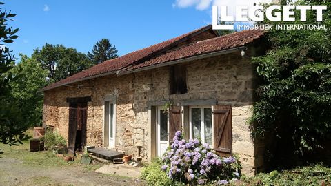 A14593 - Hidden in a small hamlet, in walking distance to Lac de Sainte Hélène, this old farmhouse awaits someone to make it into a dream place. Information about risks to which this property is exposed is available on the Géorisques website : https:...