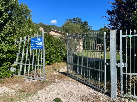 For sale enchanting property consisting of two charming farmhouses immersed in a splendid private garden of approximately 2000 m2. Located a short distance from the town of Gualdo Tadino, these farmhouses represent the perfect opportunity to build yo...