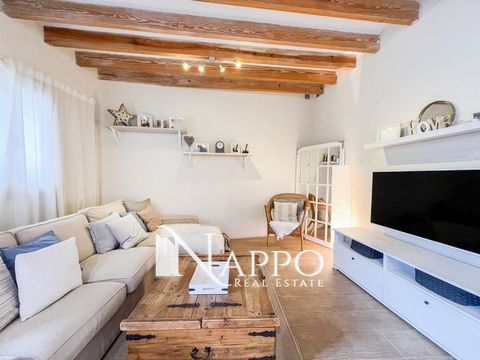 We have the opportunity to present this beautiful house located in the heart of the village of Andratx, a village characterized by its impressive landscape, its proximity to the picturesque harbour and its beautiful houses.This property, located at t...