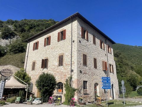 Immersed in the tranquility of Borgo Cerreto and framed by a breathtaking panoramic view, we offer for sale a bright apartment with a dominant position that embraces the surrounding landscape, located on the second and last floor of a charming stone-...