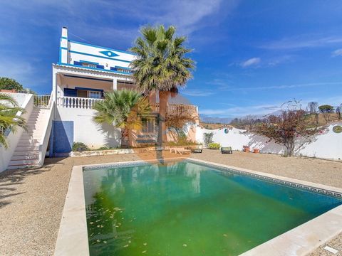 Detached T2 House with Swimming Pool in Serra de Tavira This charming two-storey house is distributed as follows: - On the ground floor there is a cozy living/dining room with a tiled stove with direct access to a spacious kitchen with a dining area....