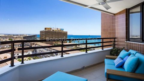 Large renovated apartment with sea views, lift and parking in Palma This property is a modern city apartment with a terrace in a very central location. The 192 sqm apartment currently has four bedrooms in total, one of which is the master bedrooms wi...