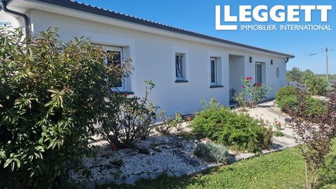 A24599SOC24 - This beautiful 4 bedroom house with swimming pool is an ideal family home or holiday residence. 10 minutes from Marsac sur l'Isle and 15 minutes from Périgueux. This single-storey house with 166m² of living space comprises an open-plan ...
