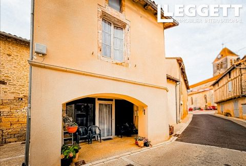 A24977SR16 - You will undoubtedly be charmed by this recently renovated 3-room house. Nestled in the heart of the picturesque and historic village of Nanteuil-en-Vallée, this house has so much to offer. As you enter, a meticulously arranged small kit...