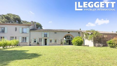 A19879JG11 - This stunning domaine features 6 bedrooms, 5 bathrooms, double living rooms, parental or guardian suite with bonus games room, terrace, barbecue and jacuzzi area, garage, pool, pool house, and large garden. The property boasts authentic ...