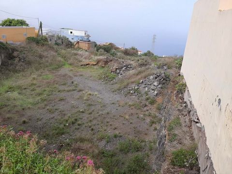 Situé dans un emplacement privilégié à Matanza de Acentejo, Calle de San Antonio près du parc naturel de Montillo et des installations sportives municipales, nous vous présentons ce magnifique terrain urbain idéal pour la construction ou la construct...