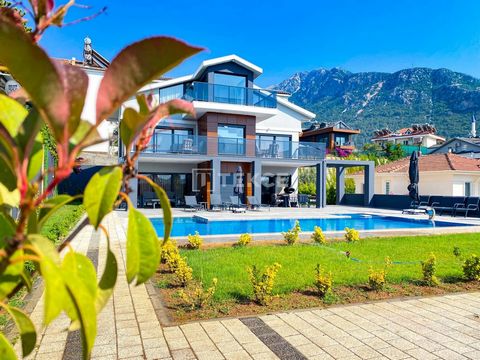 Stylish Detached 4-Bedroom Villa in Muğla Fethiye Ölüdeniz Ölüdeniz is a world-famous resort with its pristine pine forests, eye-catching sea, and tranquil atmosphere. The region is suitable for living throughout all four seasons, thanks to its magni...