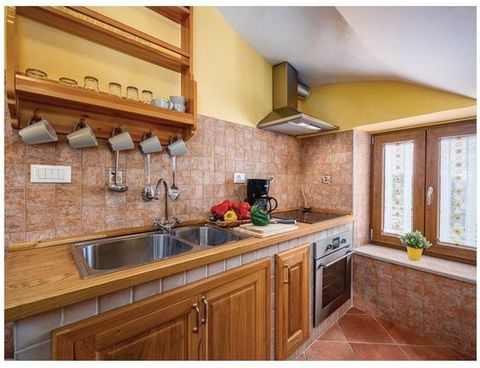 Villa Veronese is located 8 km from the picturesque town of Novigrad in Istria and 2.5 km from the small town of Brtonigla.