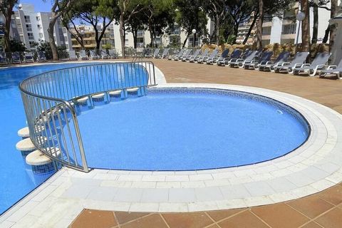 De Blue Beach appartementen in Salou, volledig gerenoveerd, bieden een perfecte optie voor families en vriendengroepen die een comfortabele vakantie willen doorbrengen in volledig uitgeruste appartementen. Ons toeristencomplex heeft een verscheidenhe...