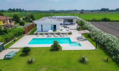 Discover your dream Villa in the heart of Veneto – an exquisite new construction completed in 2018. This stunning property boasts a generous 345 sq.m. of living space, beautifully designed to embody a sleek, modern look. Conceived in 2016/2017, the a...