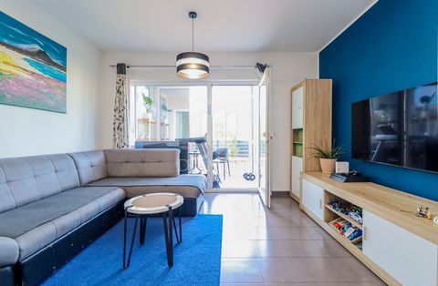 Location: Istarska županija, Novigrad, Novigrad. Istria, Novigrad Just a few minutes drive from the center of Novigrad and the beaches is this beautiful apartment with a large garden! The apartment is located on the ground floor of a residential buil...