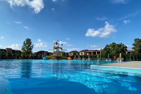 You can experience how beautiful the hinterland of Lake Garda is around this family-friendly complex with modern and comfortable apartments. With two separate bedrooms and a comfortable couch in the living room, up to six people can sleep comfortably...