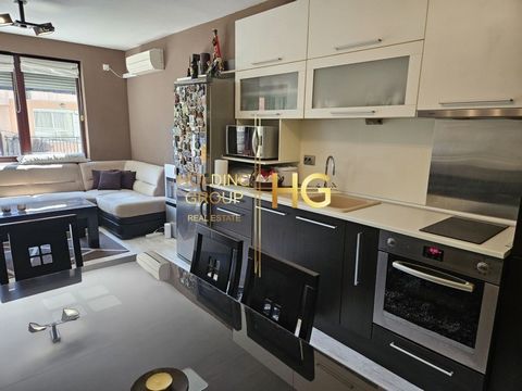 EN EXCLUSIVITÉ CHEZ HOLDING GROUP REAL ESTATE ! Nous présentons à votre attention un appartement spacieux de deux chambres dans la région de Troshevo près du centre commercial Varna. La propriété est située au deuxième étage dans un immeuble en briqu...