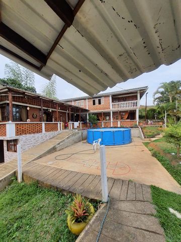 This farm located in La Cumbre, Valle del Cauca, is a great opportunity for those looking to have a property with an excellent location. With a land area of 2120 m2, a built area of 500 m2; It offers a great living space with the comfort of 6 bedroom...