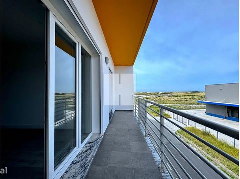 Apartamento como nuevo a 200m de la playa con piscina y terraza comunitaria. Descubra este magnífico y estimado apartamento de 3K dormitorios, ubicado en un edificio a solo 200 metros de la playa, donde podrá disfrutar de una piscina y una terraza co...