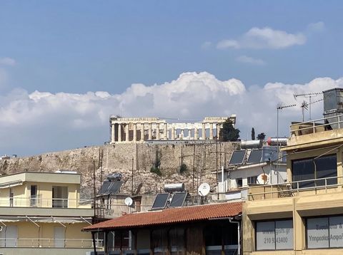 Airy apartment 125 sq.m. on the 5th floor of an apartment building on Syngrou Avenue, view the Acropolis, the Pillars of Olympian Zeus & Lycabettus. Easy access to the Center and the beach. 100 meters from the Metro station. Features: - Alarm - Lift ...