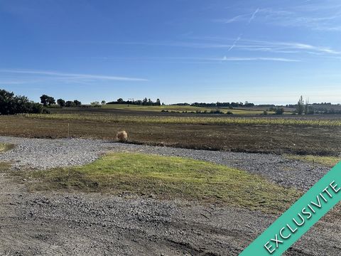 ( Honoraire charge vendeur ) Référence : 0600 Vous rêvez d'un cadre de vie idyllique, entre tranquillité et dynamisme ? Ne cherchez plus, nous avons le terrain parfait pour vous ! Situé dans un village proche de Fleurance, nos terrains offrent une vu...