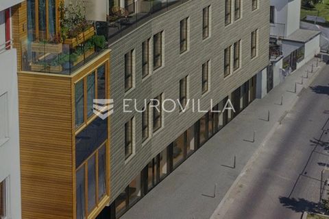 Zagreb, Tkalčićeva, street office space 110 m2 closed area on the ground floor of a residential and commercial building. The office space is an independent functional unit currently in the ROH BAU design (open space with load-bearing columns) that ca...