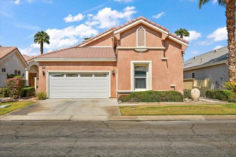 Wow! Don't miss a rare opportunity to own this beautiful home with peaceful water feature view! Never a home behind you! Enter through solid wood double doors with beautiful leaded glass windows into a huge great room with 10 ft ceilings, cozy firepl...