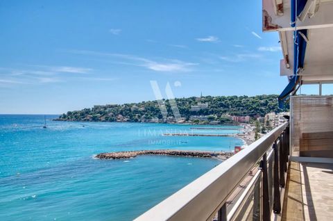 Roquebrune Cap Martin - avant dernier étage - résidence prisée, exposé sud, cet appartement 2 pièces de 74 m² vous séduira par sa vue panoramique exceptionnelle sur la mer Méditerranée, de l'Italie à la pointe du Cap Martin. L'appartement se compose ...